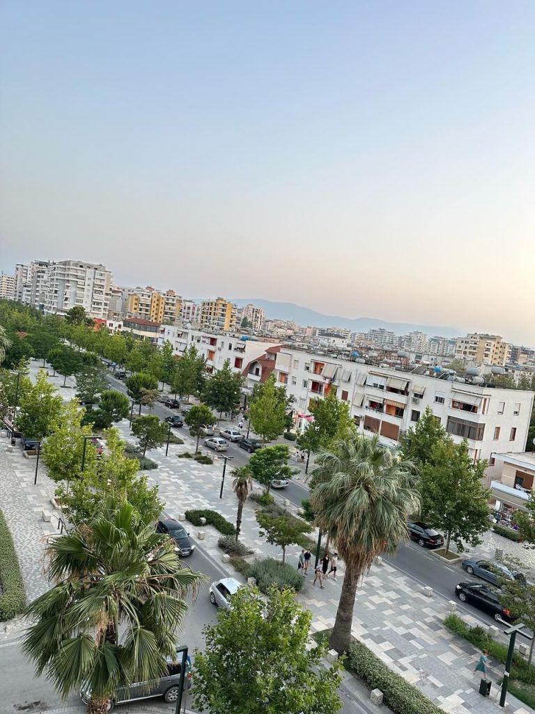 !!!Ekskluzive vetem per @SUNNYHOME.AL!!! Shitet apartament 1+1+wc +1ballkon 📍Tek Ambulanca —>Vlore Cmimi: 93000 euro (I pa diskutueshem)