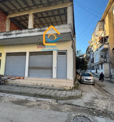 Ekskluzive ne Vlore @SUNNYHOME.AL!!! Shitet :Ambient Biznesi +Apartament-> (2 -Kateshe) Tek Shkolla Industriale -VLORE Cmimi: 140.000 Euro (I Diskutueshem)