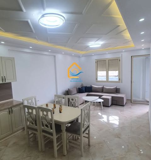 Ekskluzive ne Vlore @Sunnyhome.al Shitet Apartamenti: 2+1+1wc+1 Ballkon Cmimi: 260,000 Euro (Pak i Diskutueshem) Tek Shkolla e Marines -Vlore